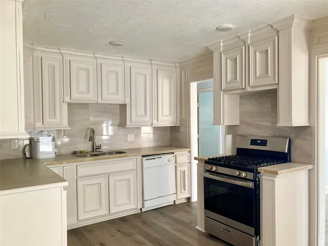 $1,795 | 331 Terminal Street, Houston, TX 77020