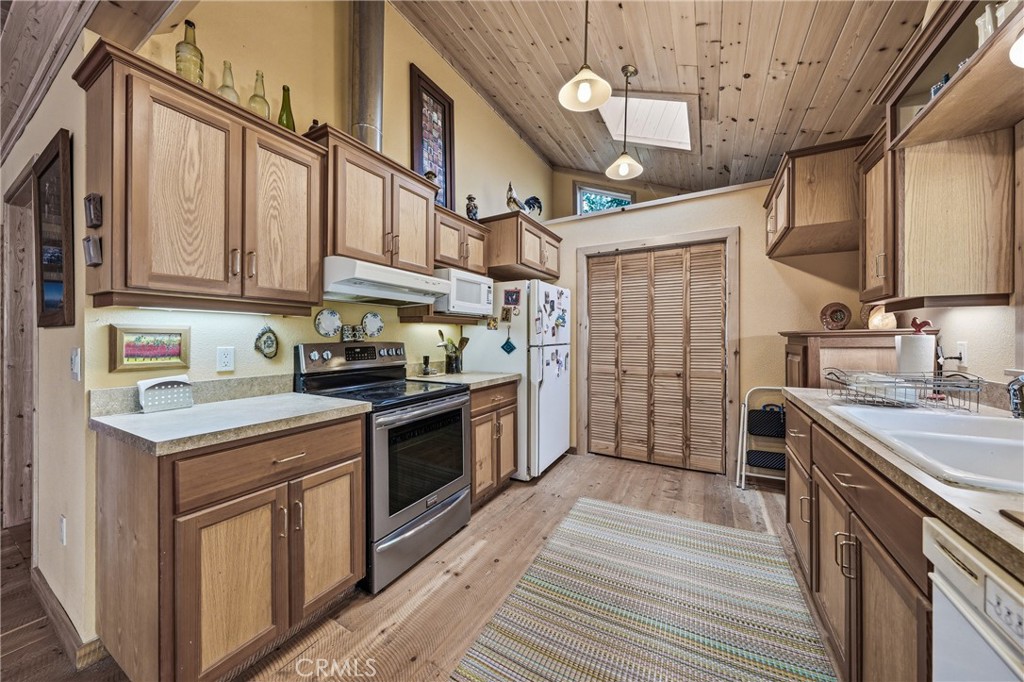 15306 Western Mine Road Middletown, CA 95461 - Photo 12 of 71