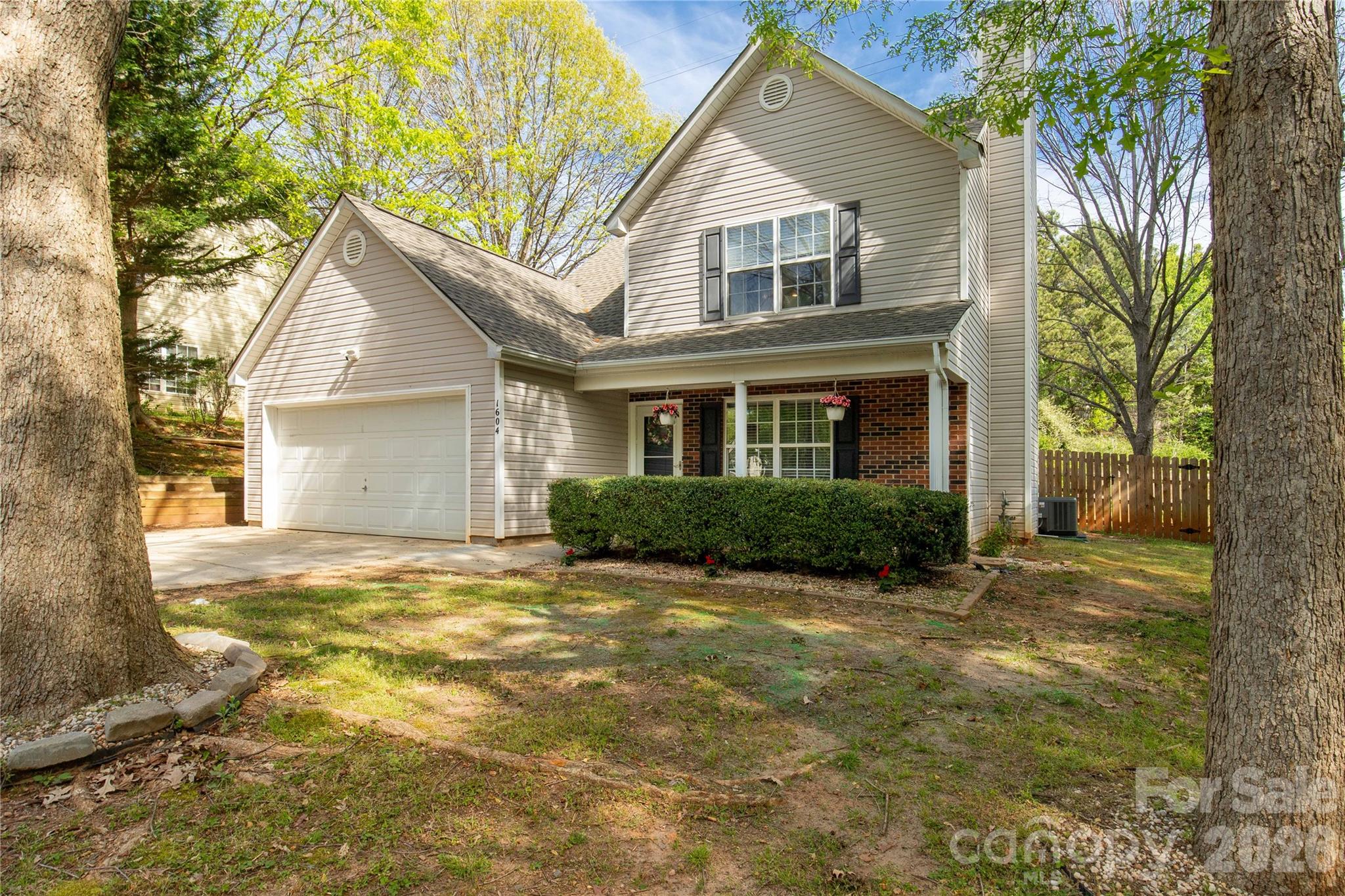 1604 Flagsworth Road Clover, SC 29710 - Photo 2 of 28