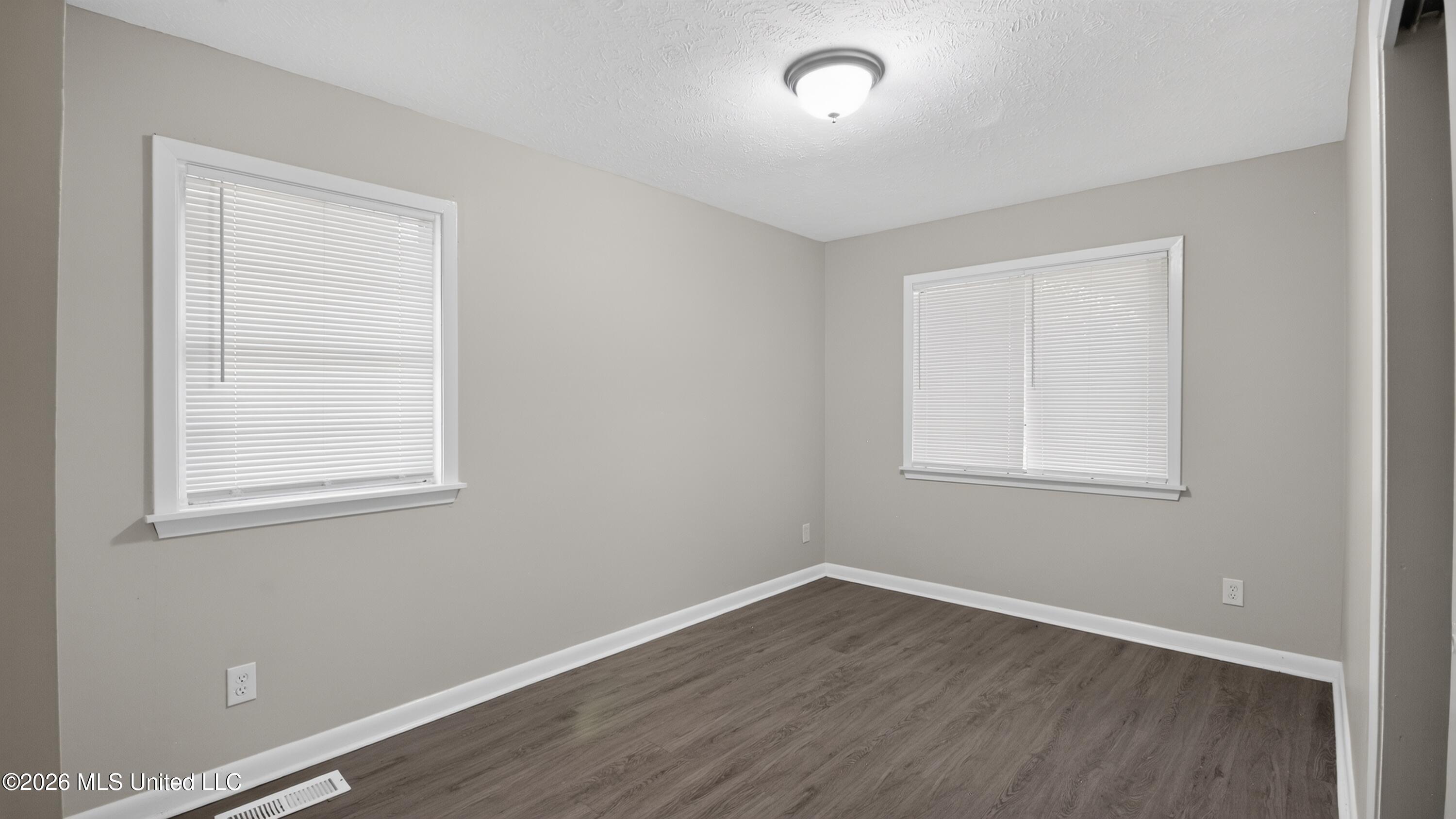 236 South Canton Club Circle Jackson, MS 39211 - Photo 19 of 30 25_236_S_Canton_Club_Cir-Bedroom-0350