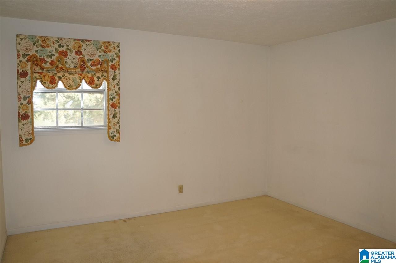 531 Center Point Road Sylacauga, AL 35151 - Photo 12 of 34