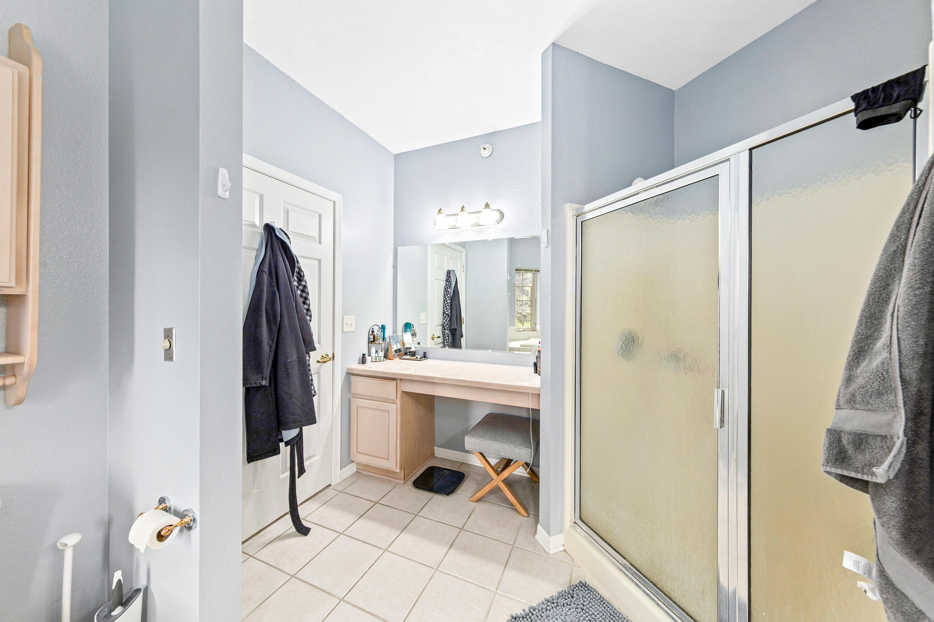 13060 West Bluemound Road, Unit 201 Elm Grove, WI 53122 - Photo 16 of 27 13060 W Bluemound Rd-15