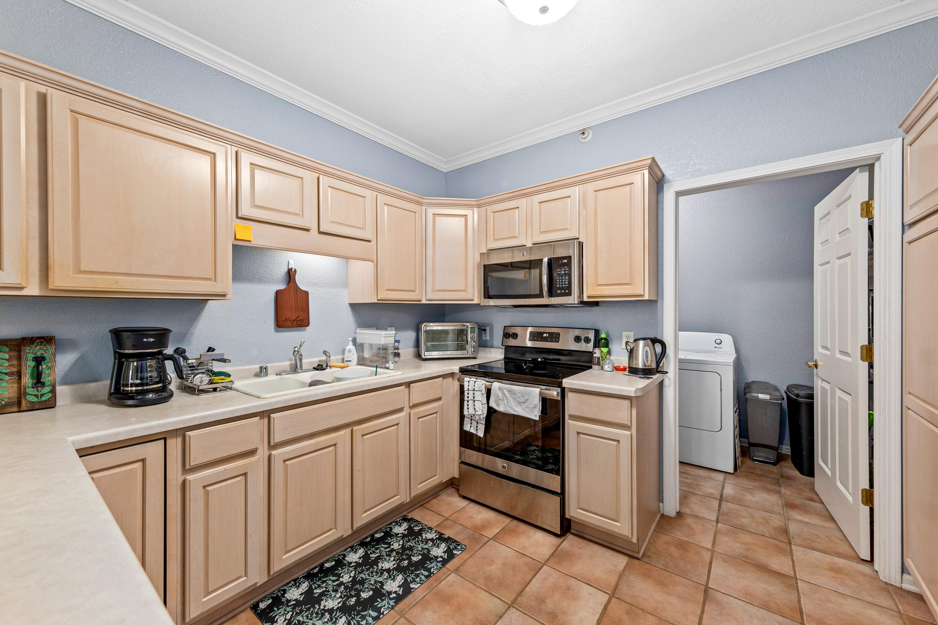 13060 West Bluemound Road, Unit 201 Elm Grove, WI 53122 - Photo 6 of 27 13060 W Bluemound Rd-5