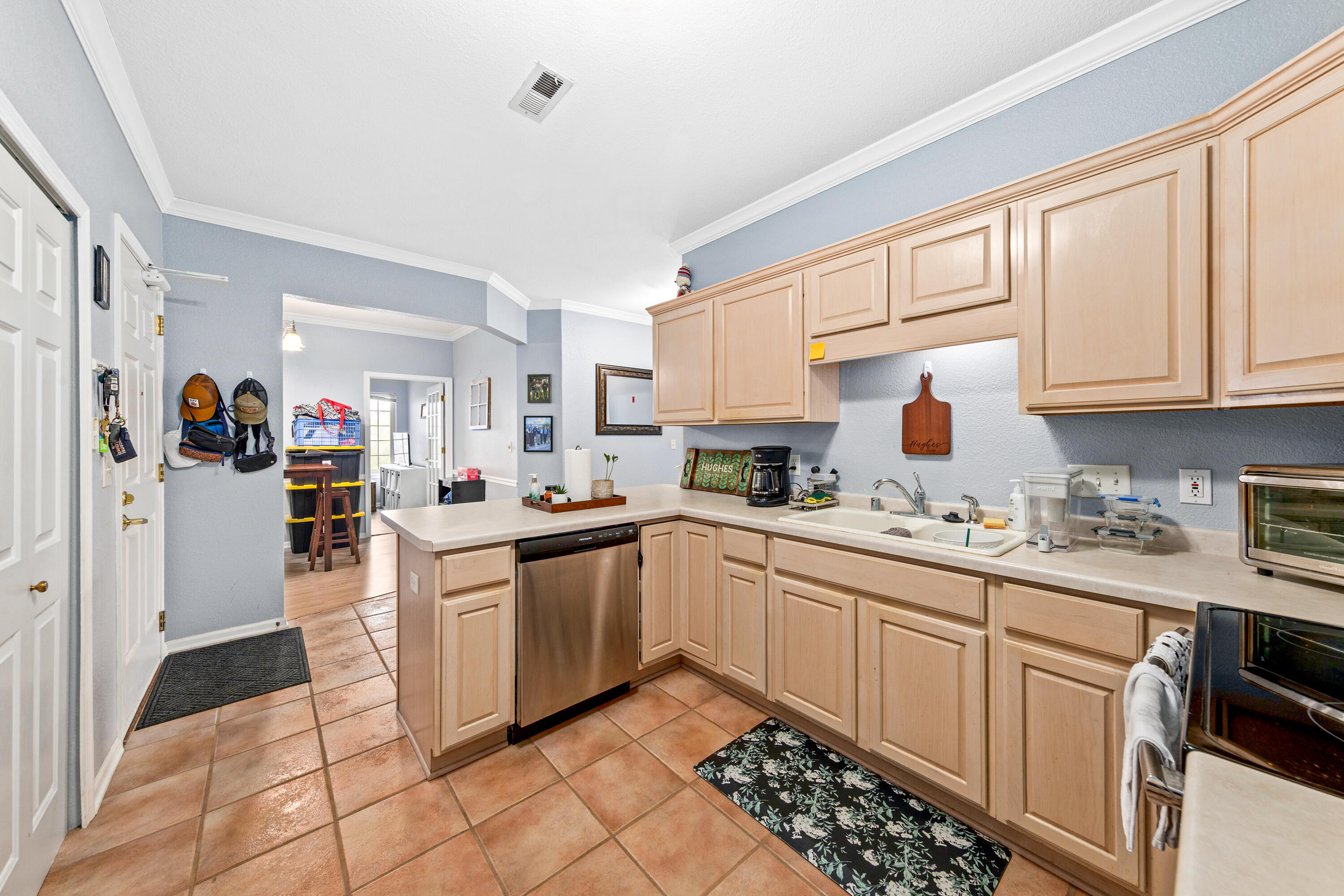13060 West Bluemound Road, Unit 201 Elm Grove, WI 53122 - Photo 7 of 27 13060 W Bluemound Rd-6