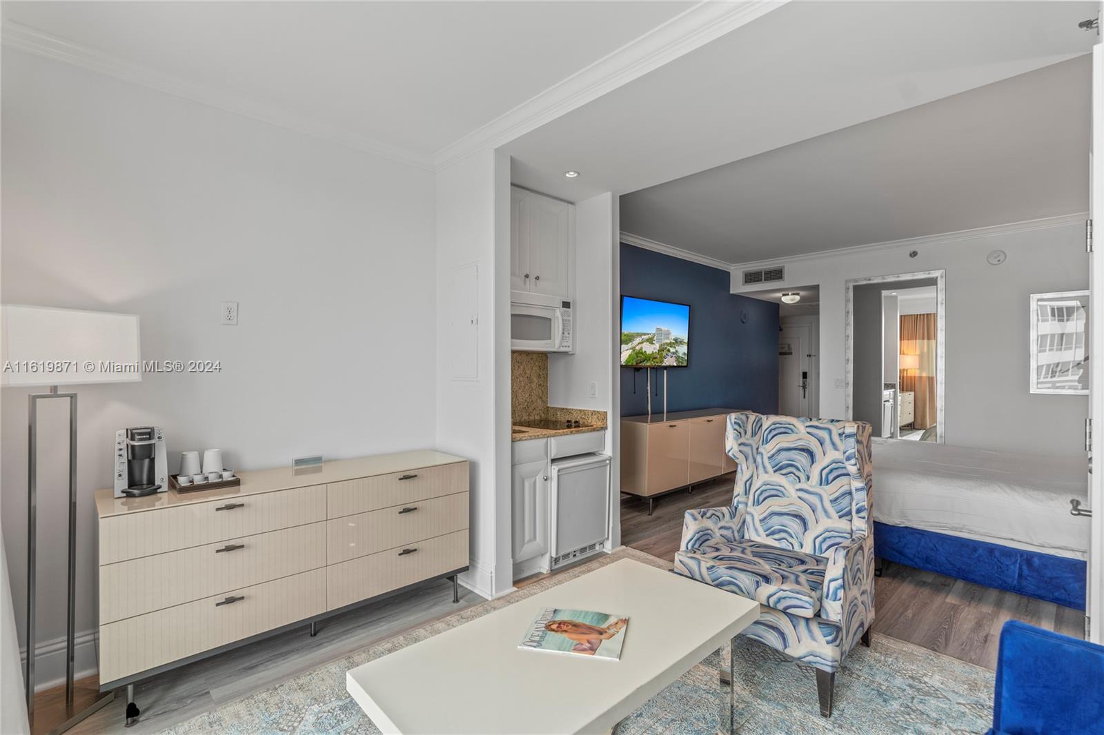 4401 Collins Avenue, Unit 1007 Miami Beach, FL 33140 - Photo 12 of 58