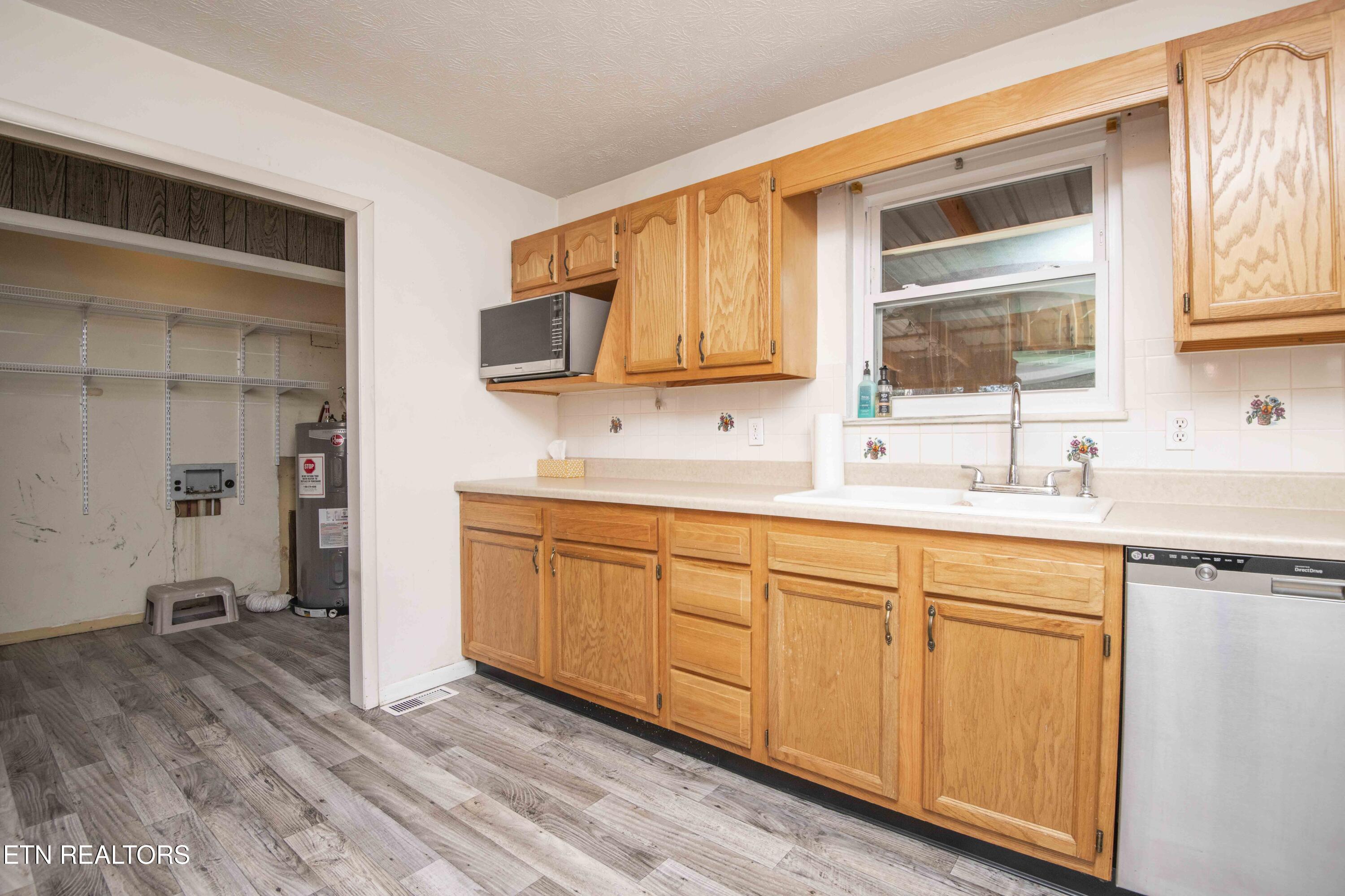 6853 Fraker Road Knoxville, TN 37918 - Photo 18 of 48 kitchen 3_1