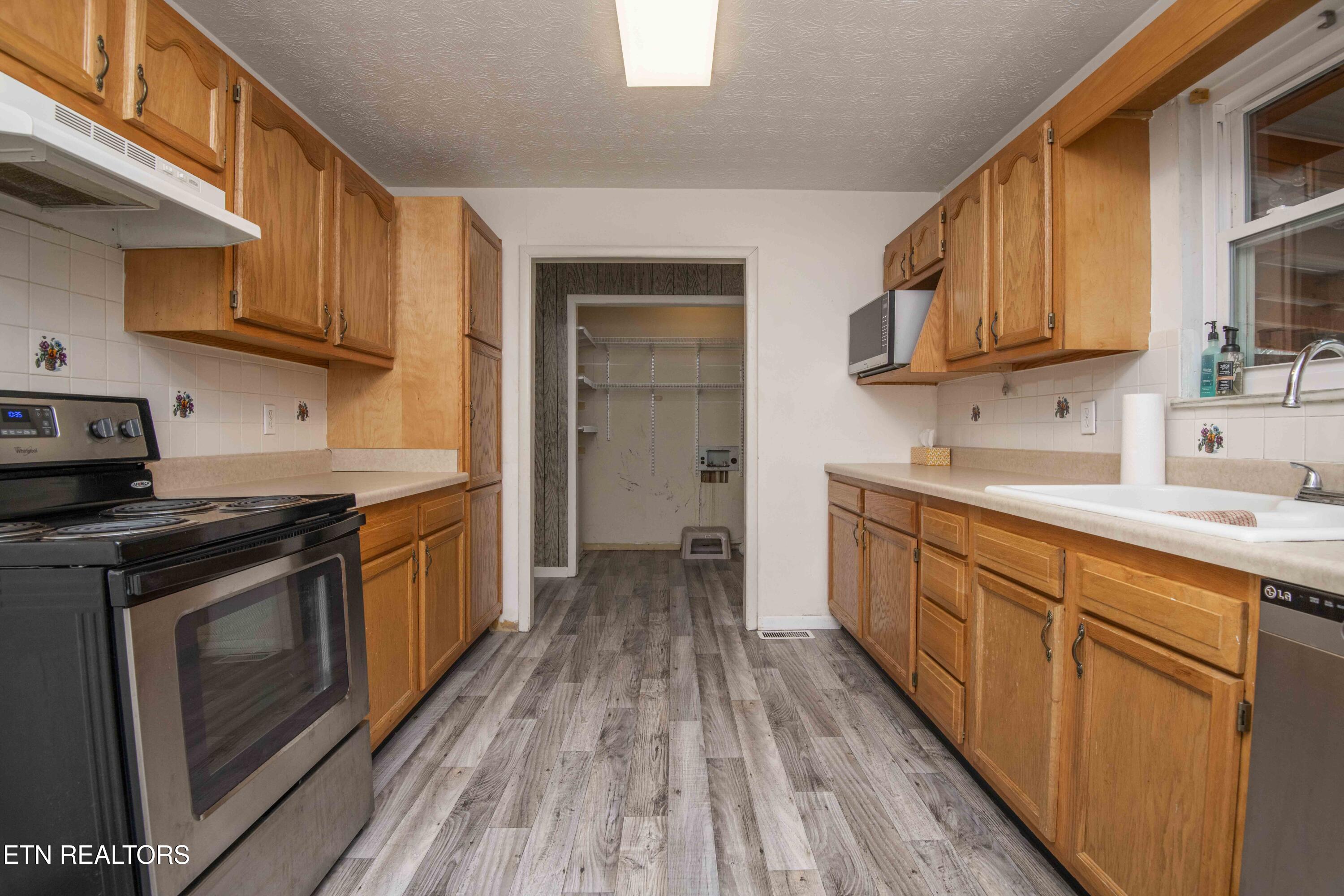 6853 Fraker Road Knoxville, TN 37918 - Photo 19 of 48 kitchen 4_1