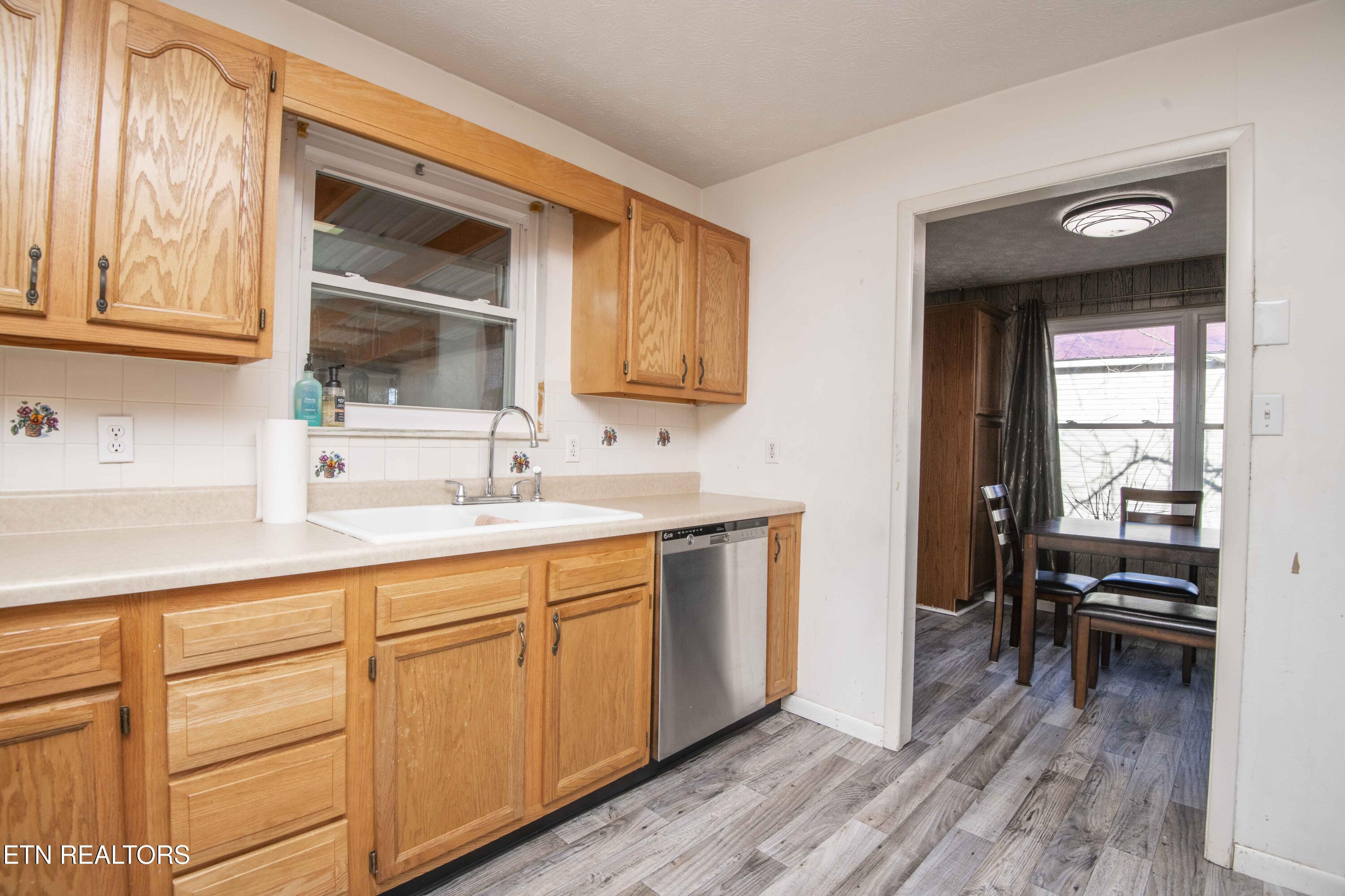 6853 Fraker Road Knoxville, TN 37918 - Photo 20 of 48 kitchen_1