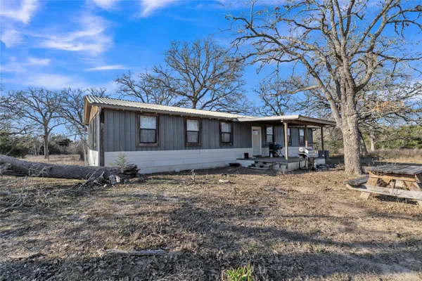 $649,900 | 895 Patterson Road, Flatonia, TX 78941