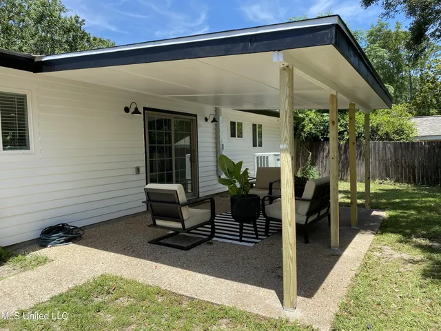 $1,725 | 2321 Arbor Drive, Biloxi, MS 39531