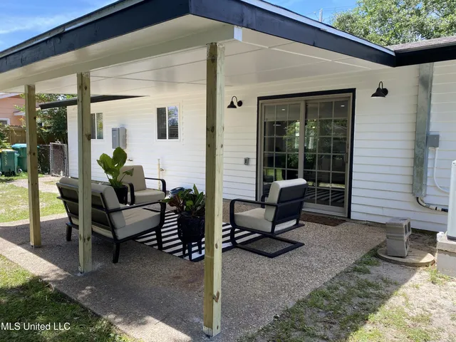 $1,725 | 2321 Arbor Drive, Biloxi, MS 39531