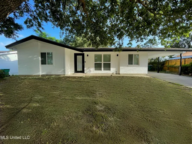 $1,725 | 2321 Arbor Drive, Biloxi, MS 39531