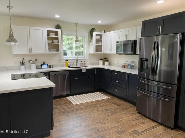 $1,725 | 2321 Arbor Drive, Biloxi, MS 39531