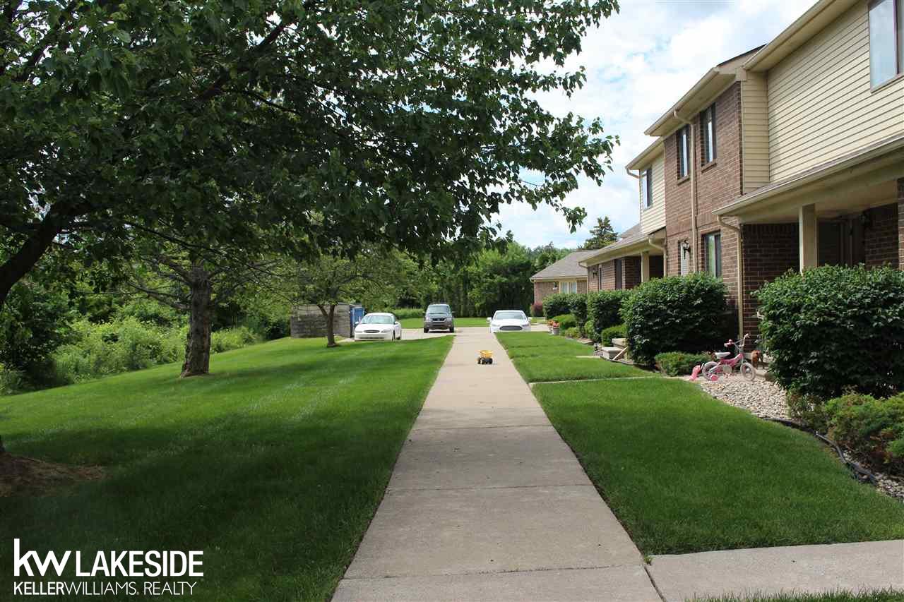 48610 Sugarbush Road New Baltimore, MI 48047 - Photo 4 of 20 31323043-3.JPG