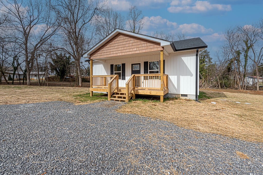 430 Englewood Road Madisonville, TN 37354 - Photo 2 of 20