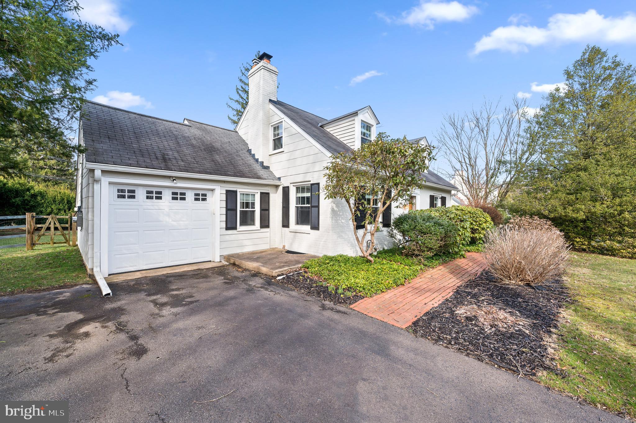 238 Hillcrest Road Wayne, PA 19087 - Photo 2 of 30