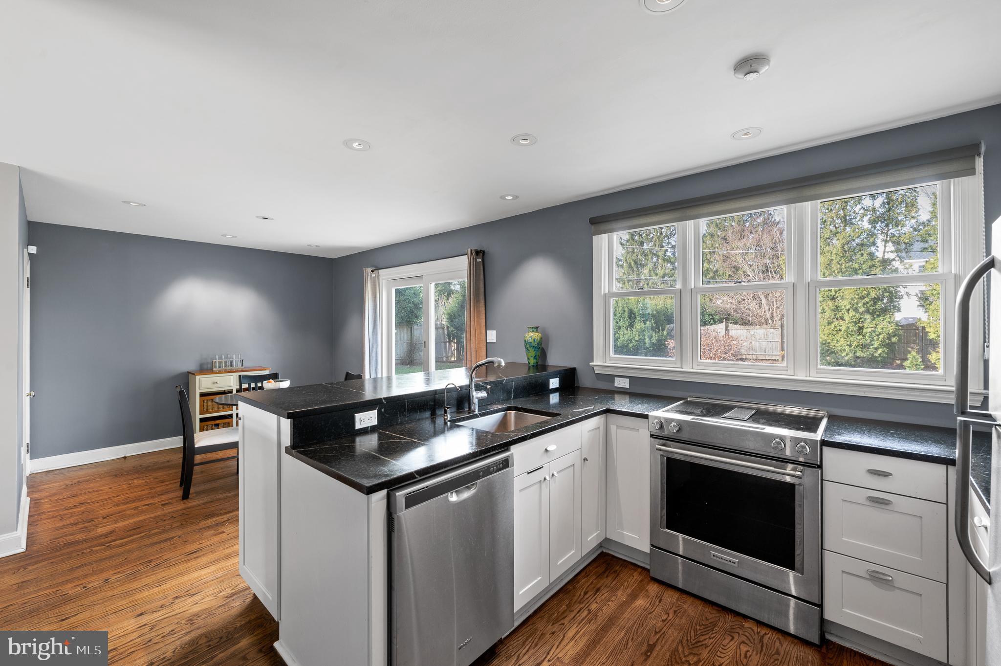 238 Hillcrest Road Wayne, PA 19087 - Photo 11 of 30