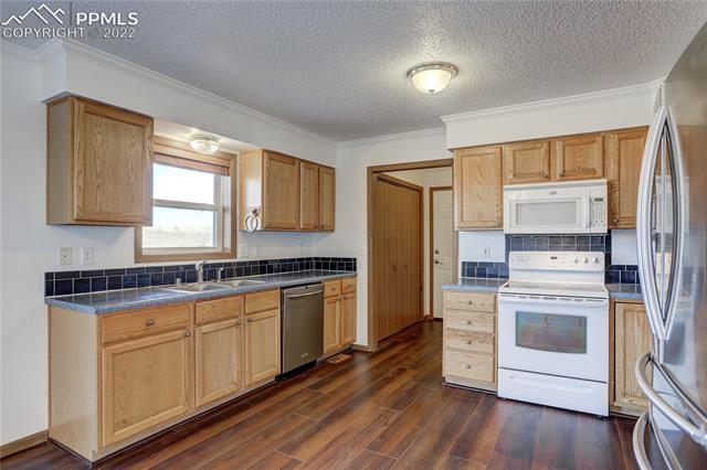 2850 South Meridian Road Colorado Springs, CO 80929 - Photo 12 of 42