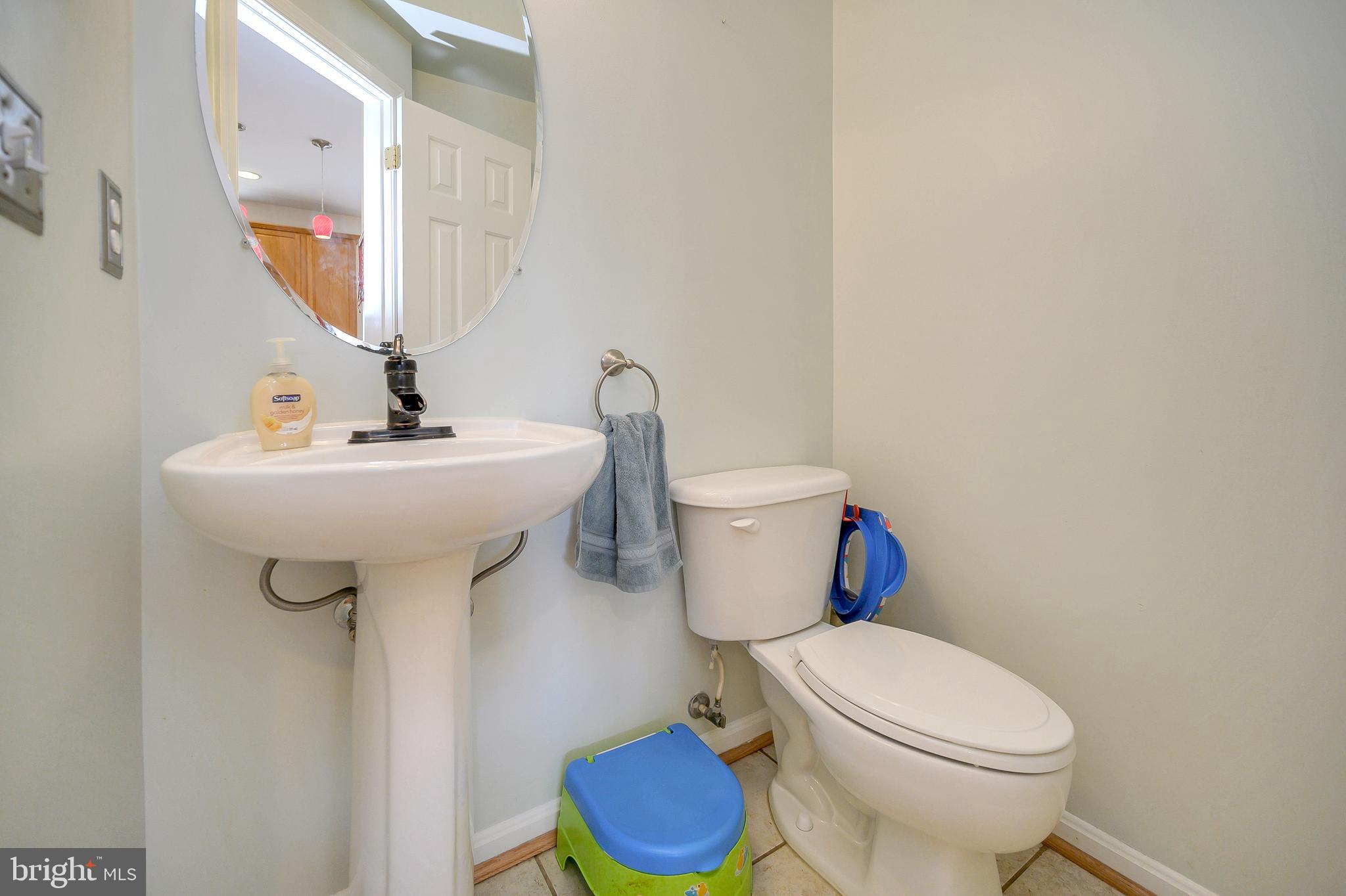 692 Hunters Road Culpeper, VA 22701 - Photo 23 of 49 Powder room