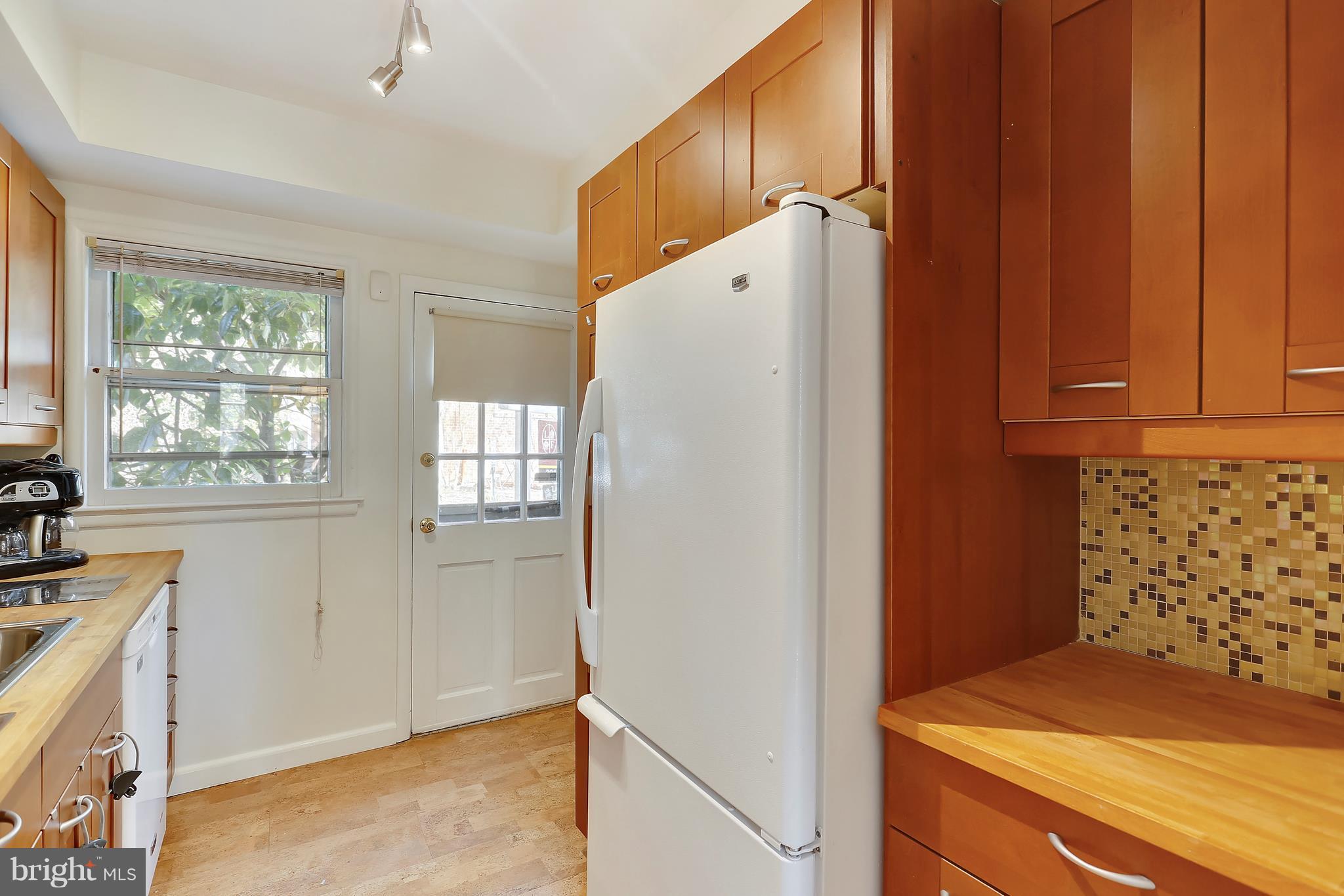 8504 Bradford Road, Unit 73 Silver Spring, MD 20901 - Photo 12 of 27 Kitchen