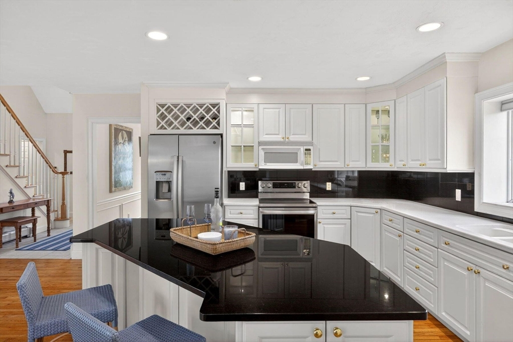 127 Uncle Barneys Road Dennis, MA 02670 - Photo 9 of 42