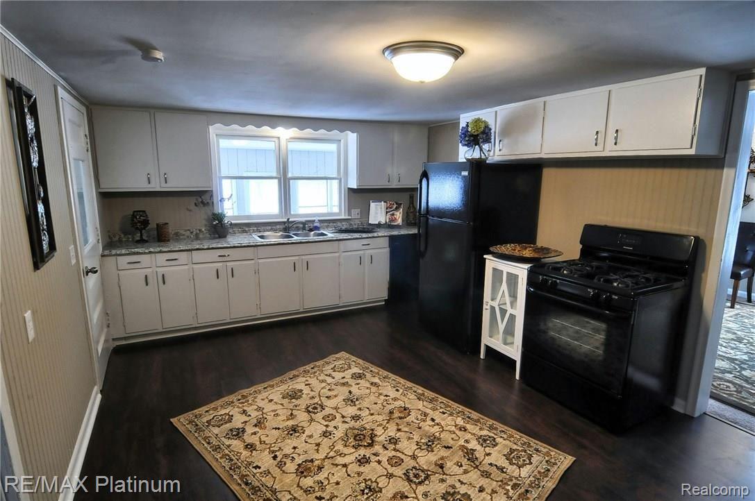4025 Swarthout Road Howell, MI 48843 - Photo 5 of 25 Kitchen.jpg