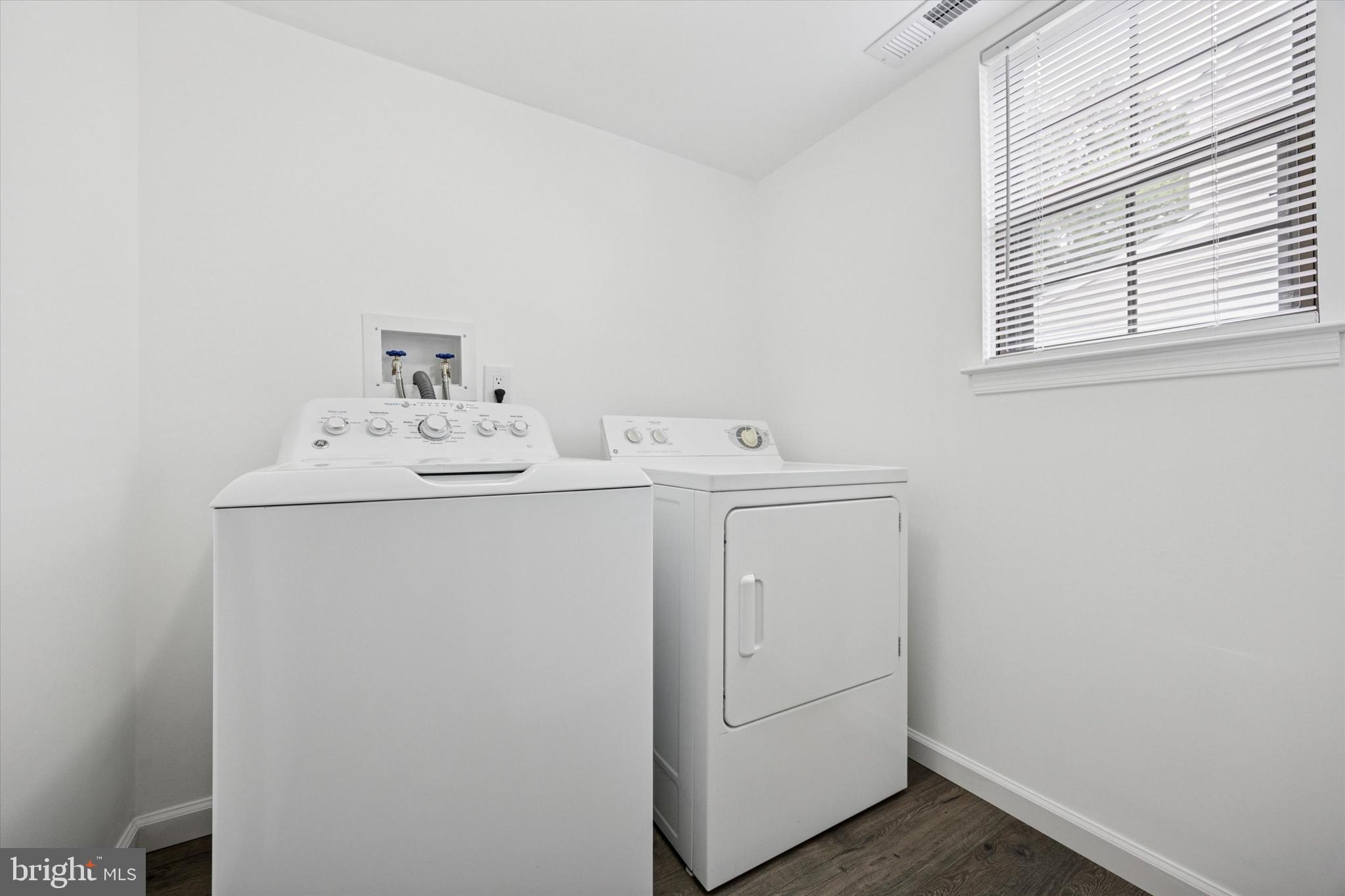 532 Cormorant Drive Voorhees, NJ 08043 - Photo 23 of 25 a utility room with dryer and washer