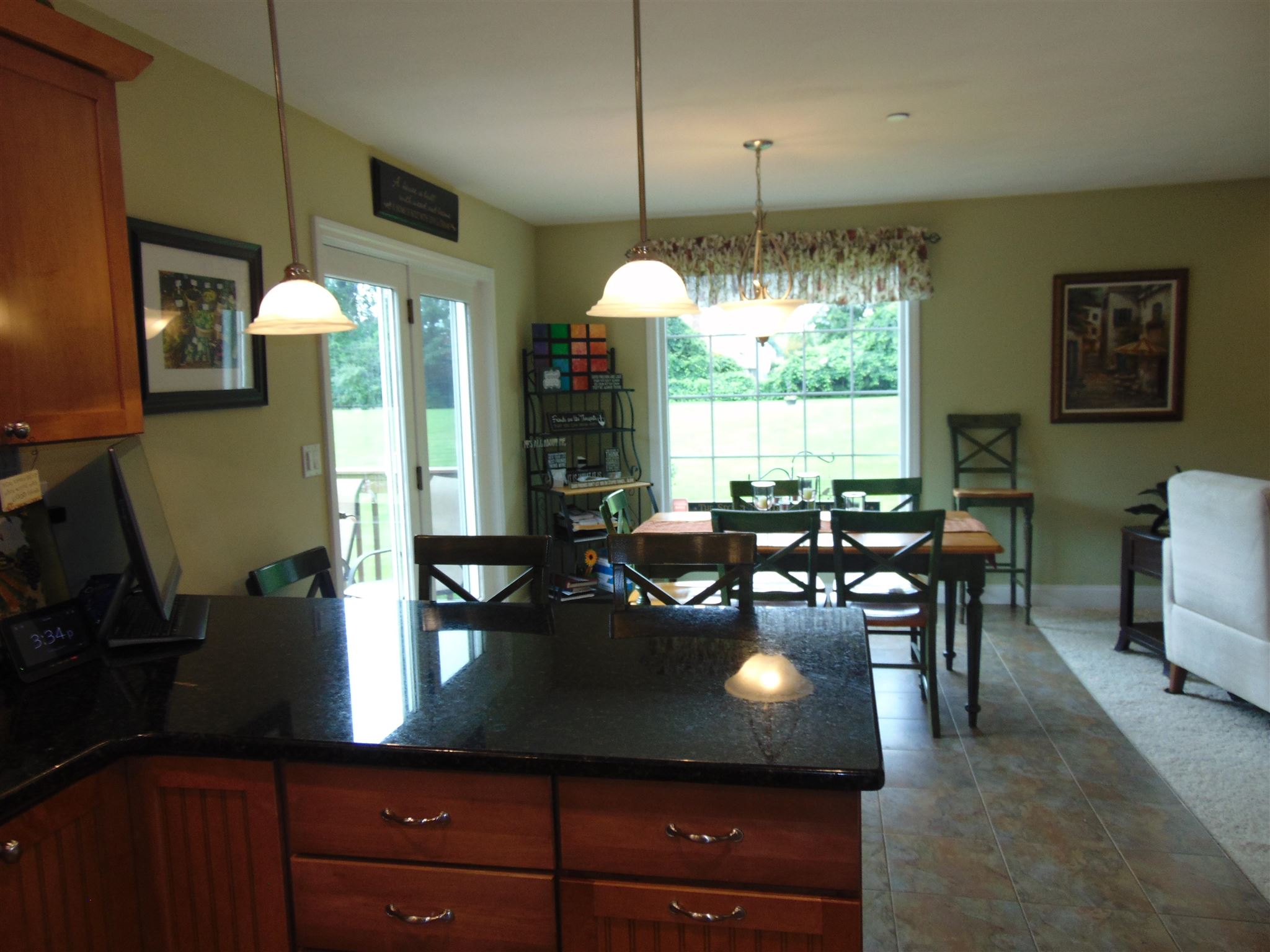 106 Hampstead Road Derry, NH 03038 - Photo 20 of 40