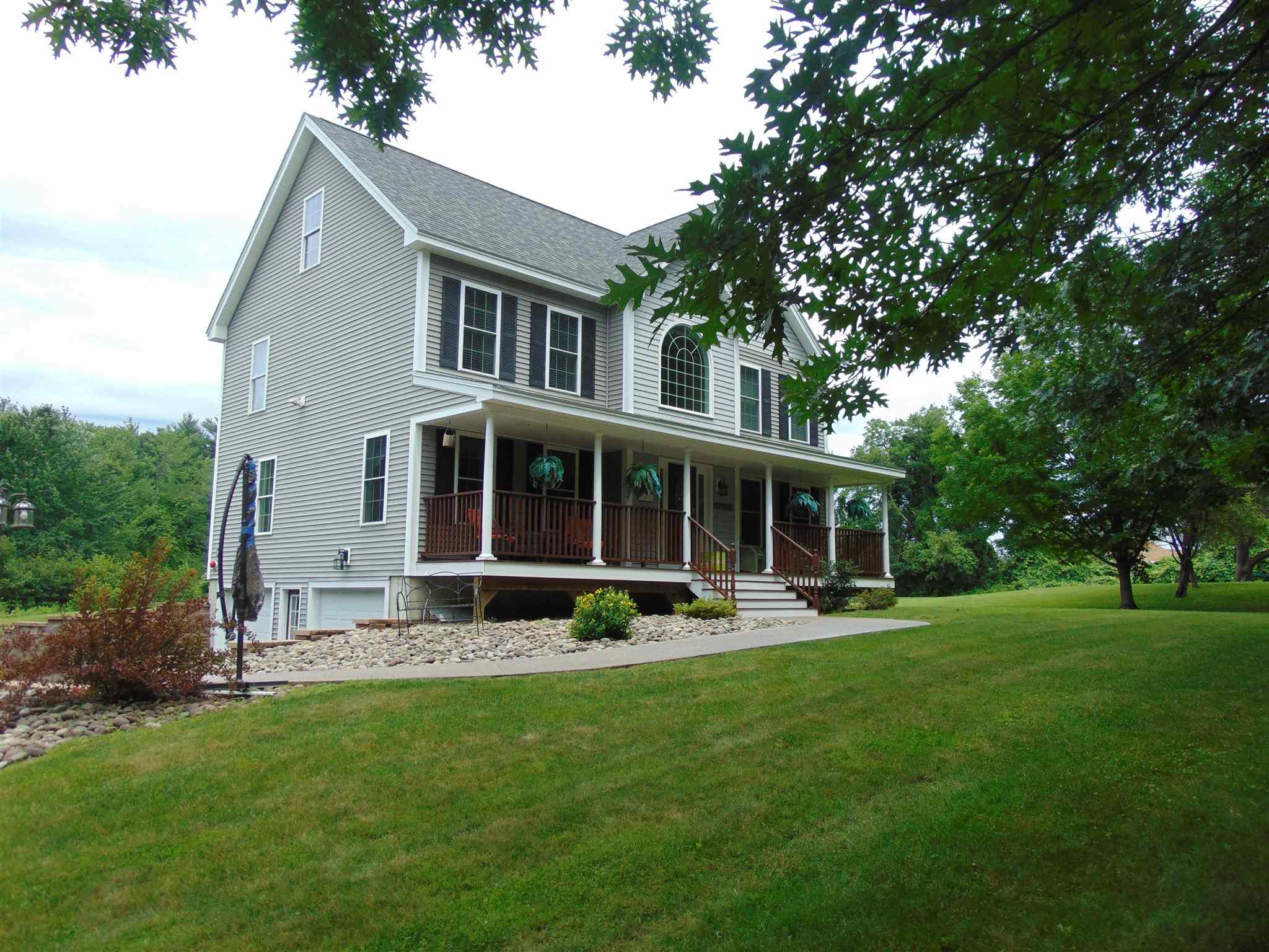 106 Hampstead Road Derry, NH 03038 - Photo 4 of 40