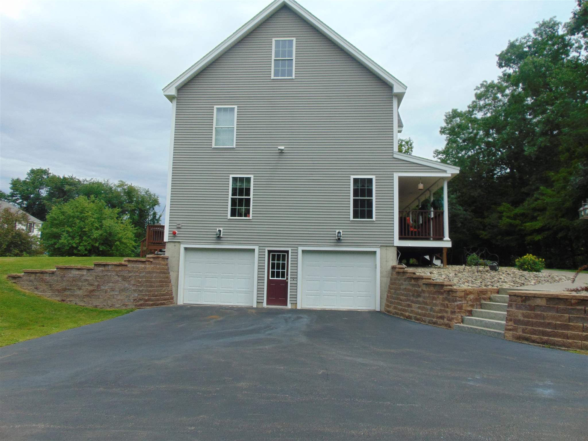 106 Hampstead Road Derry, NH 03038 - Photo 6 of 40