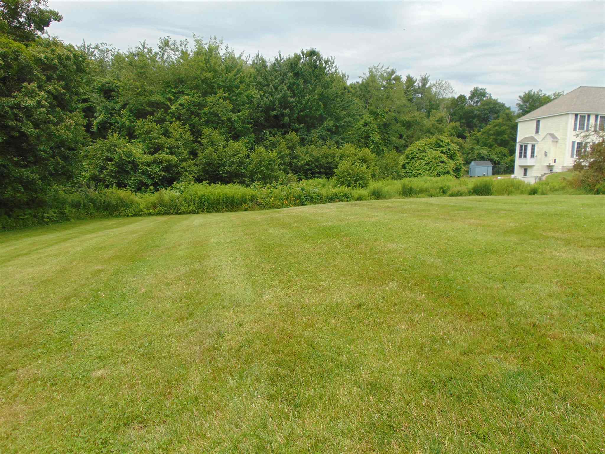106 Hampstead Road Derry, NH 03038 - Photo 8 of 40