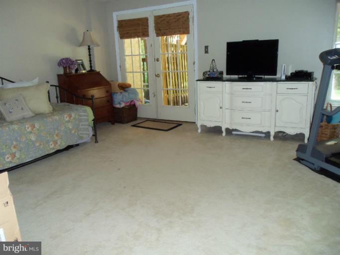 580 Quaker Ridge Court Arnold, MD 21012 - Photo 6 of 26 Family Room
