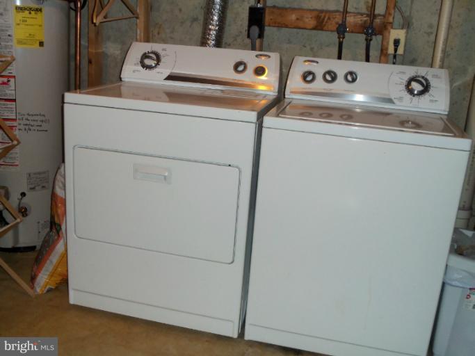 580 Quaker Ridge Court Arnold, MD 21012 - Photo 7 of 26 Separate laundry room