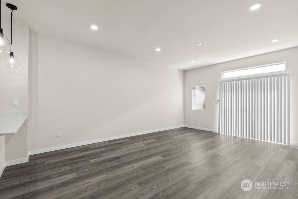 16124 Cascadian Way, Unit B4 Bothell, WA 98012 - Photo 3 of 22 Gallery Image 3