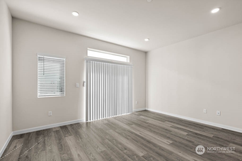 16124 Cascadian Way, Unit B4 Bothell, WA 98012 - Photo 5 of 22 Gallery Image 5