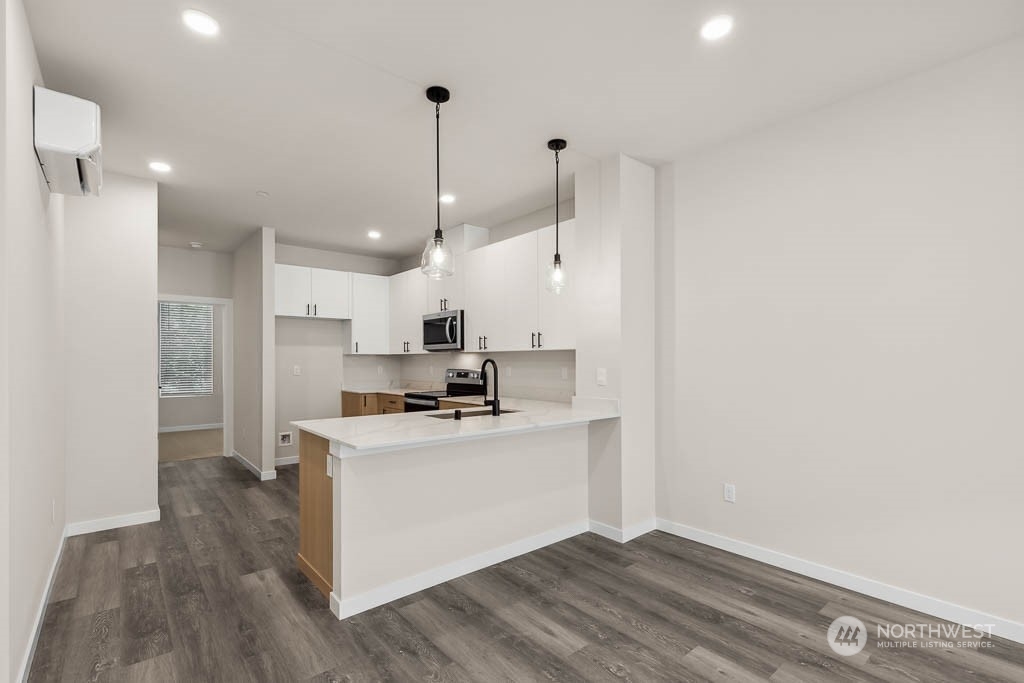 16124 Cascadian Way, Unit B4 Bothell, WA 98012 - Photo 6 of 22 Gallery Image 6