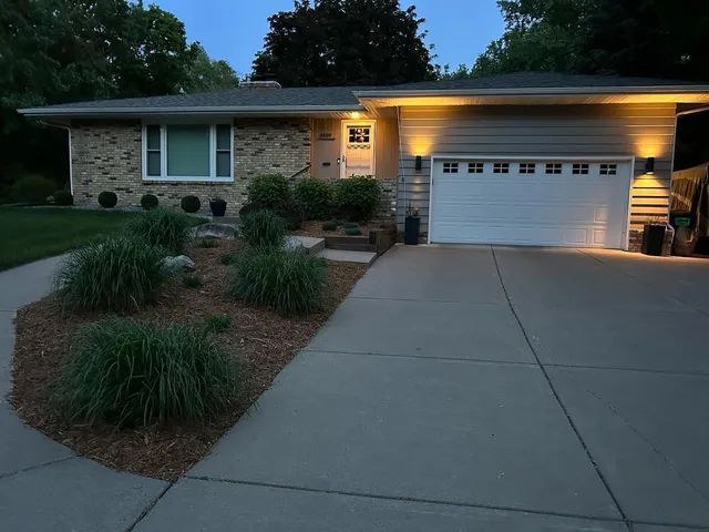 $464,900 | 6529 41st Avenue North, Crystal, MN 55427