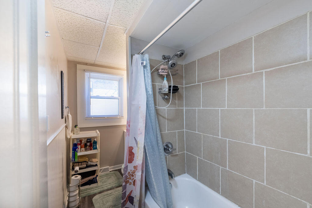 1614 St Clair Street Racine, WI 53402 - Photo 6 of 19 Bathroom