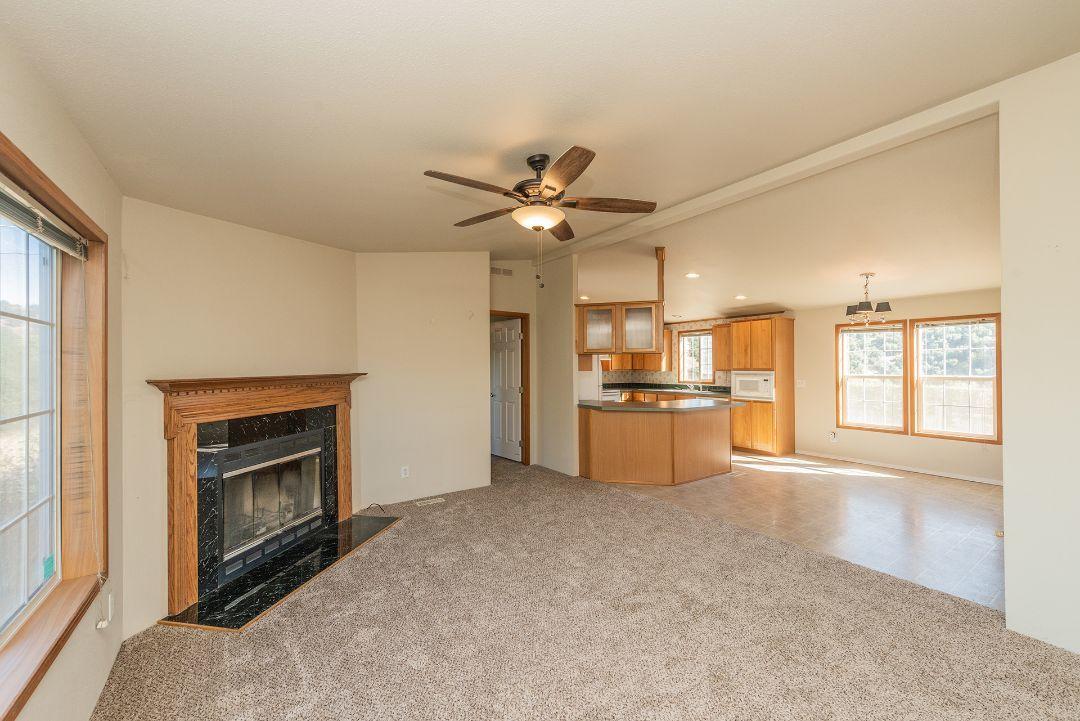 22169 Backbone Road Redding, CA 96003 - Photo 5 of 49 IMG-9679