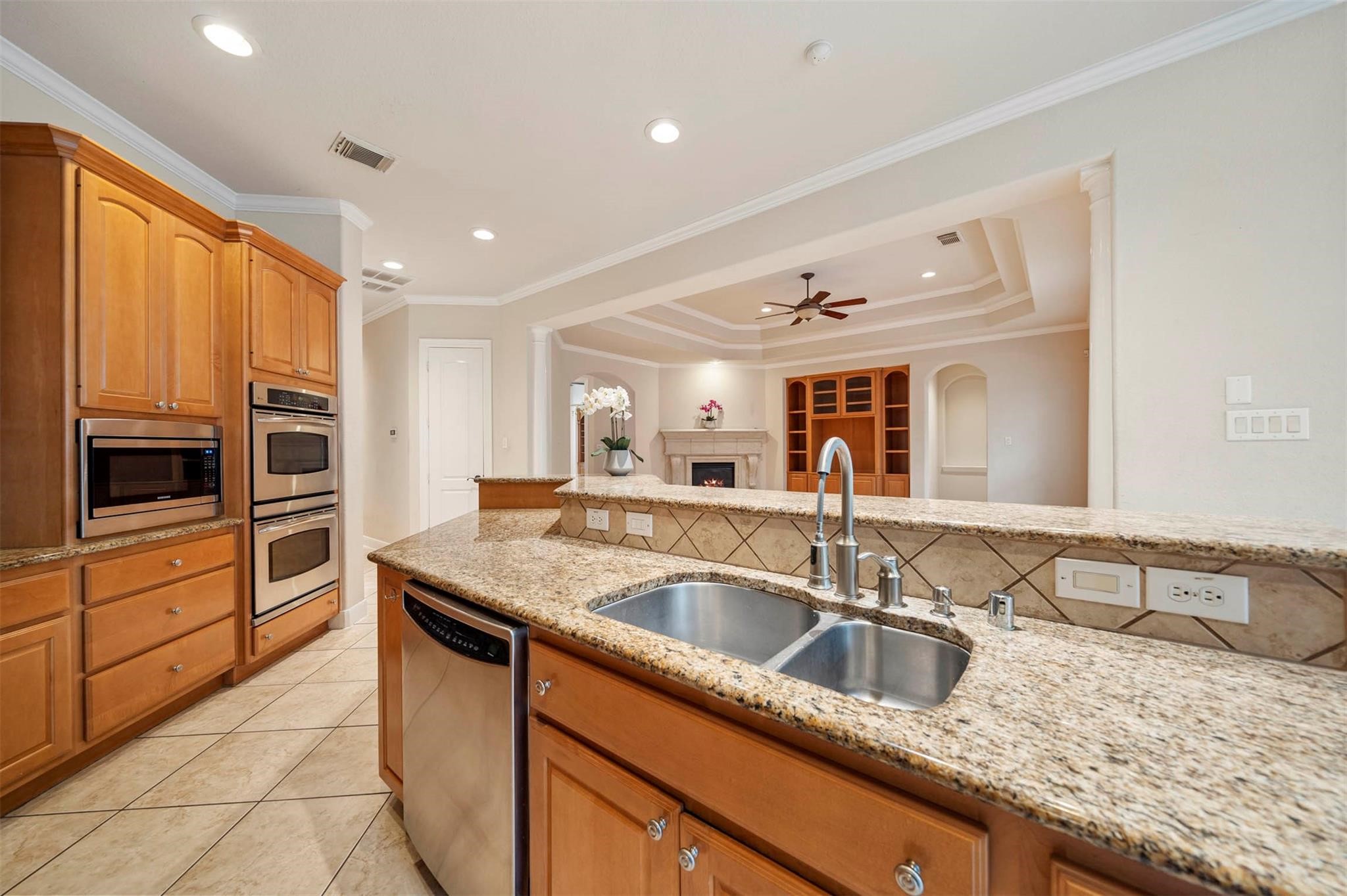 3 Etude Court Spring, TX 77382 - Photo 8 of 45