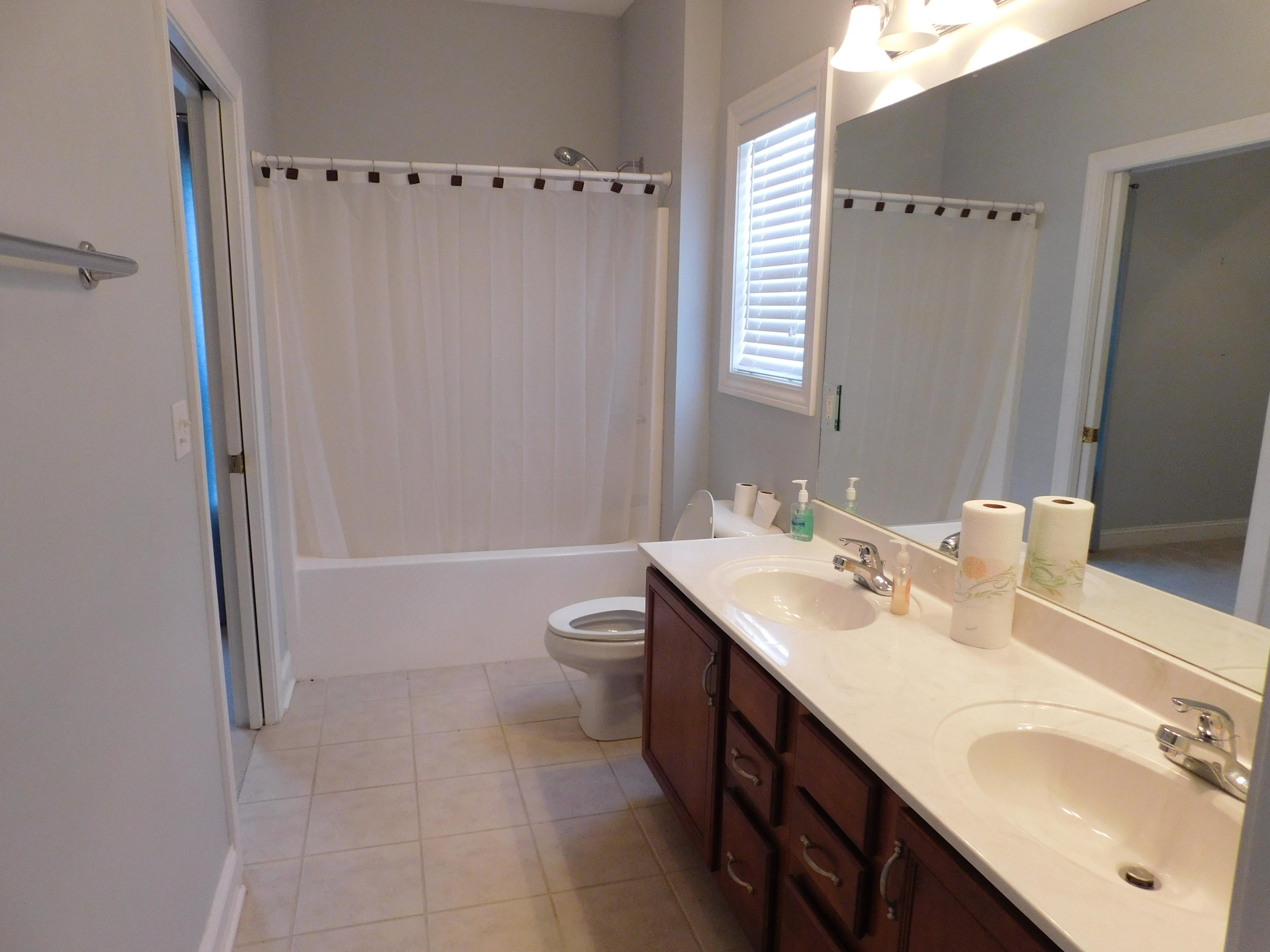 110 Fallberry Street Oak Ridge, TN 37830 - Photo 16 of 24 Jack and Jill Bath