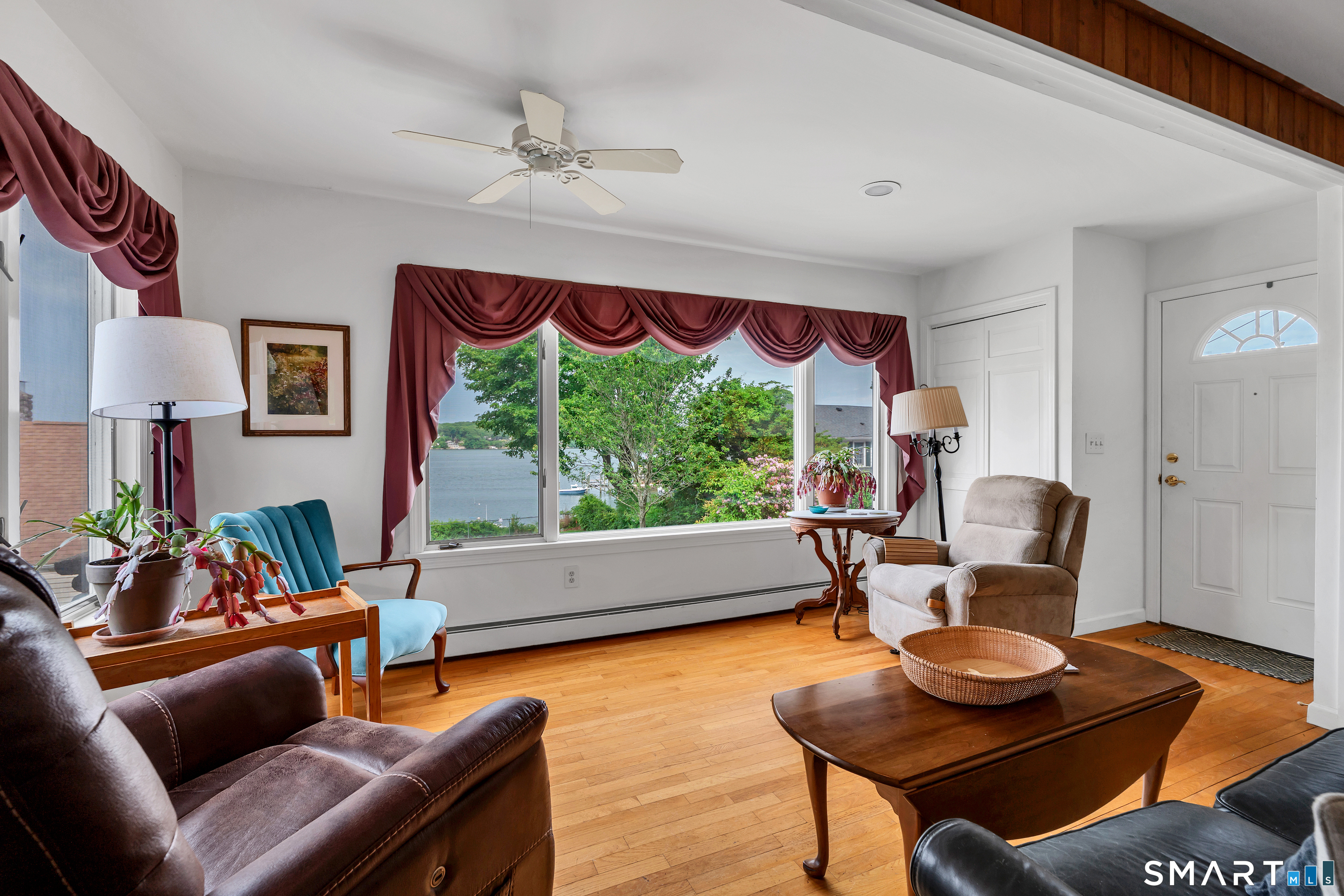 16 Ledge Road East Lyme, CT 06357 - Photo 6 of 34