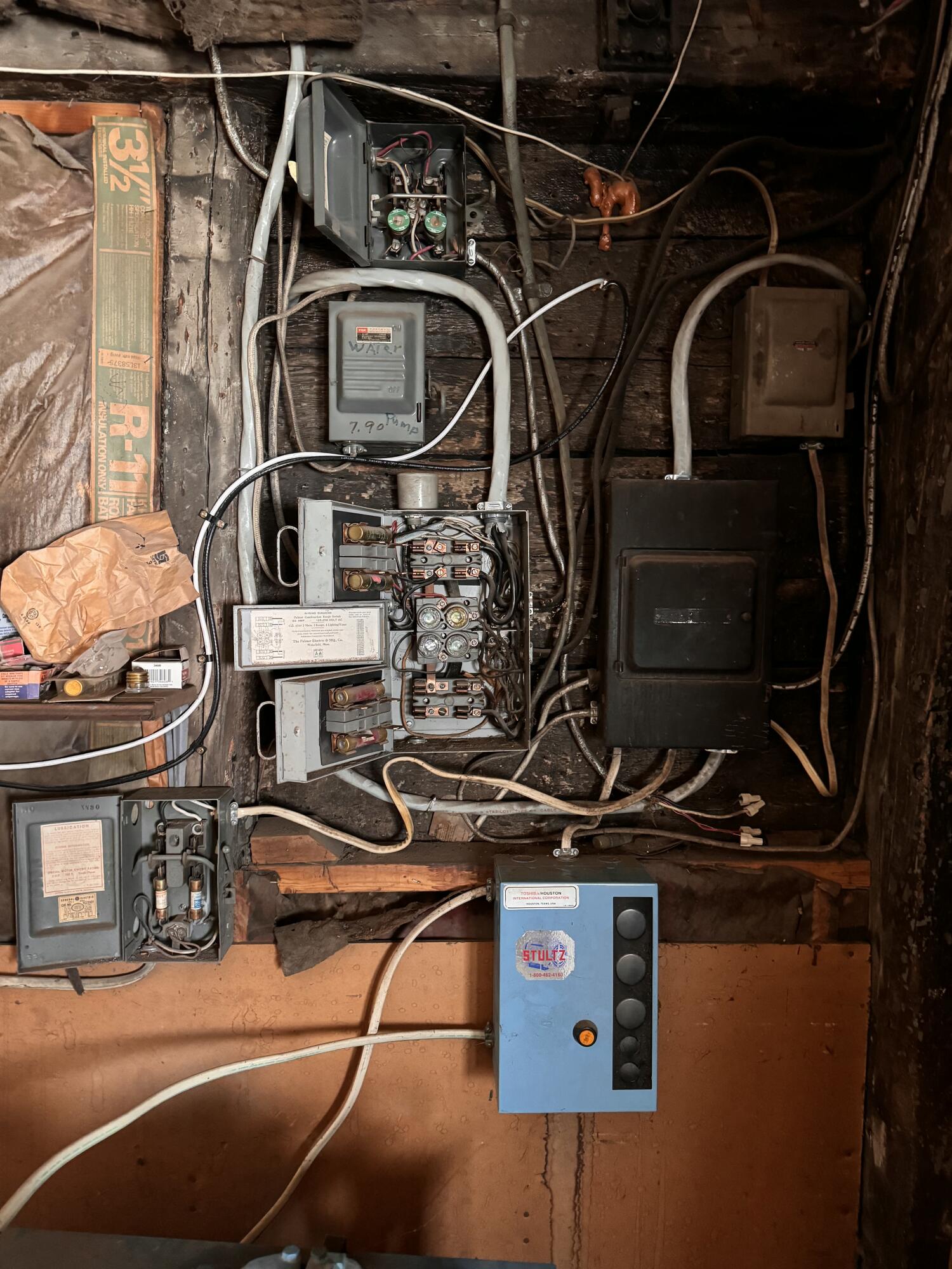 4 Parsonage Road North Yarmouth, ME 04097 - Photo 20 of 26 electrical panel