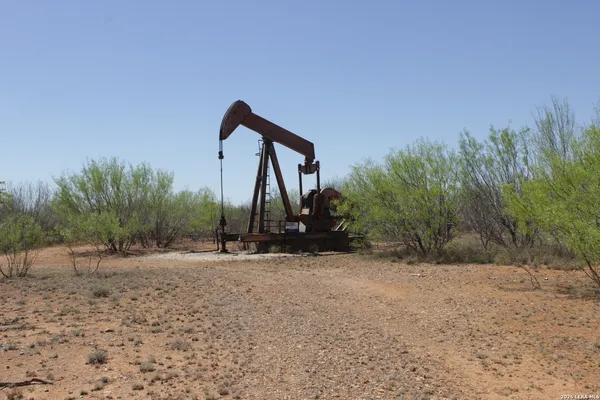 $2,570,000 | 200 Rogers Ranch Road, Big Wells, TX 78830