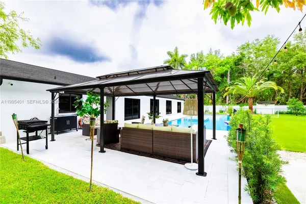 $1,600,000 | 18840 Southwest 218th Street, Miami, FL 33170
