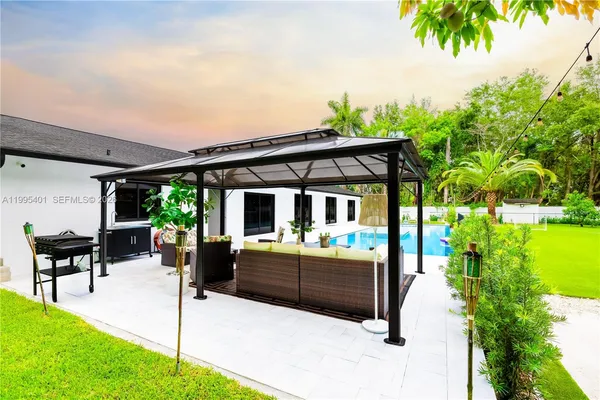 $1,600,000 | 18840 Southwest 218th Street, Miami, FL 33170