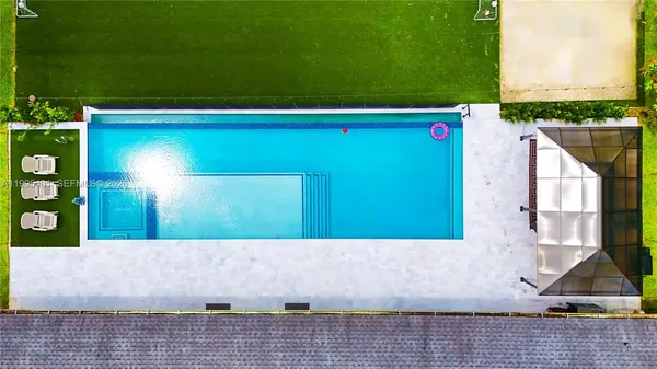 $1,600,000 | 18840 Southwest 218th Street, Miami, FL 33170