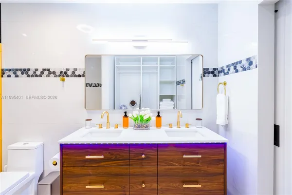 $1,600,000 | 18840 Southwest 218th Street, Miami, FL 33170