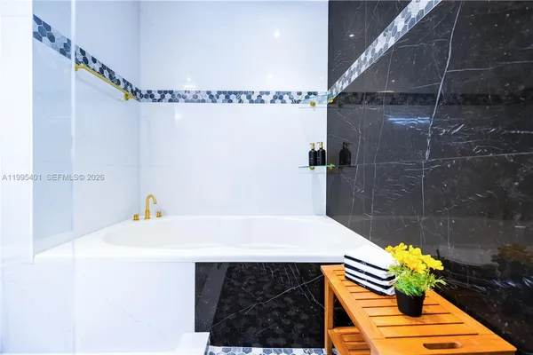 $1,600,000 | 18840 Southwest 218th Street, Miami, FL 33170