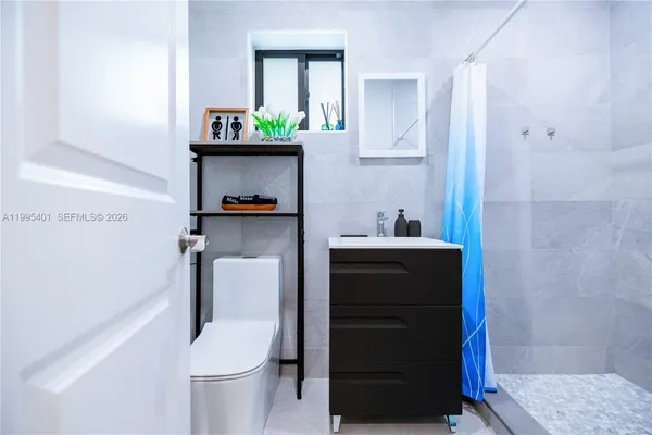 $1,600,000 | 18840 Southwest 218th Street, Miami, FL 33170